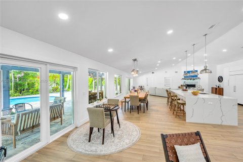 Casa en venta en Palmetto Bay, Florida, 5 dormitorios, 335.75 m2 № 2315951 - foto 11