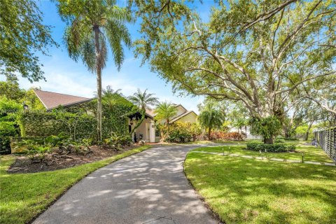 Casa en venta en Palmetto Bay, Florida, 5 dormitorios, 335.75 m2 № 2315951 - foto 3