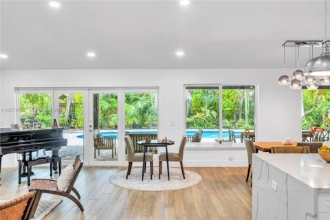 Casa en venta en Palmetto Bay, Florida, 5 dormitorios, 335.75 m2 № 2315951 - foto 13