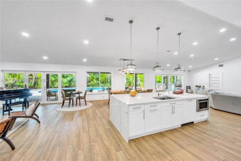 Casa en venta en Palmetto Bay, Florida, 5 dormitorios, 335.75 m2 № 2315951 - foto 12