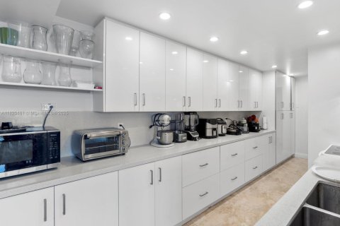 Copropriété à louer à Aventura, Floride: 3 chambres, 206.8 m2 № 1779774 - photo 17