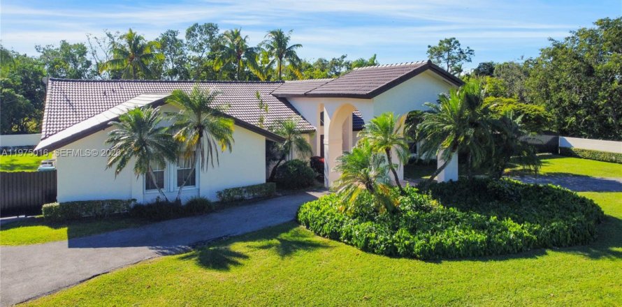 Villa ou maison à Miami, Floride 4 chambres, 206.24 m2 № 2046302