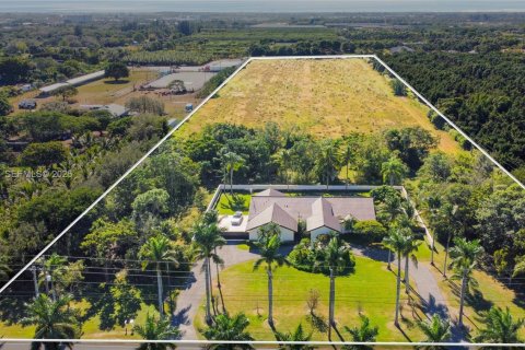Villa ou maison à louer à Miami, Floride: 4 chambres, 206.24 m2 № 2046302 - photo 15