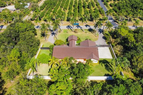 Villa ou maison à louer à Miami, Floride: 4 chambres, 206.24 m2 № 2046302 - photo 11