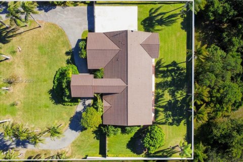 Villa ou maison à louer à Miami, Floride: 4 chambres, 206.24 m2 № 2046302 - photo 10