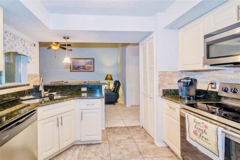 House in Orlando, Florida 3 bedrooms, 147.71 sq.m. № 1359289 - photo 5