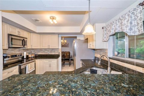 House in Orlando, Florida 3 bedrooms, 147.71 sq.m. № 1359289 - photo 7