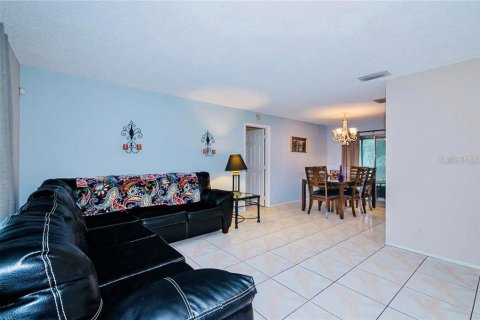 House in Orlando, Florida 3 bedrooms, 147.71 sq.m. № 1359289 - photo 4