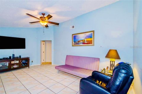 House in Orlando, Florida 3 bedrooms, 147.71 sq.m. № 1359289 - photo 24