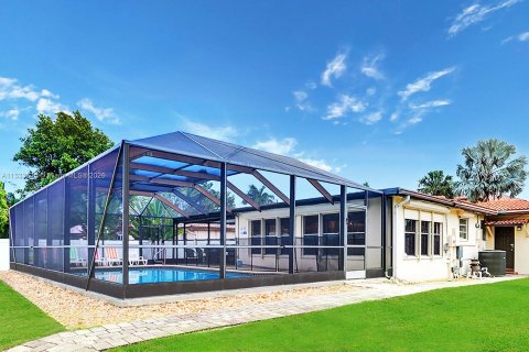 Villa ou maison à louer à Hollywood, Floride: 5 chambres, 200.85 m2 № 1979661 - photo 5