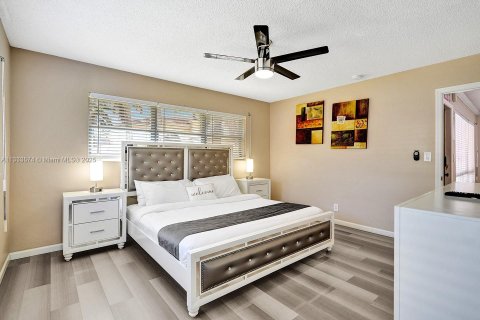 Villa ou maison à louer à Hollywood, Floride: 5 chambres, 200.85 m2 № 1979661 - photo 30