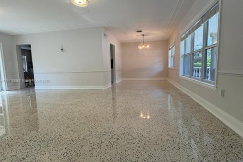 Casa en alquiler en Coral Gables, Florida, 3 dormitorios № 1938651 - foto 5