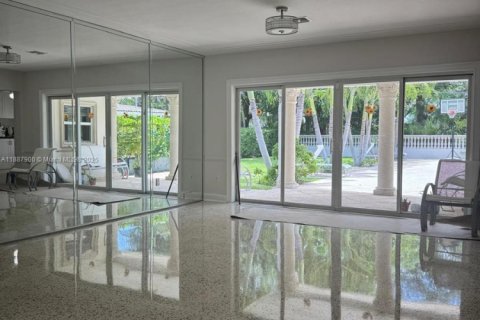 Casa en alquiler en Coral Gables, Florida, 3 dormitorios № 1938651 - foto 3