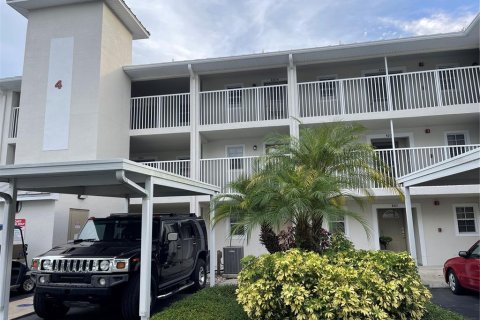 Condo in Lutz, Florida, 1 bedroom  № 1857940 - photo 1