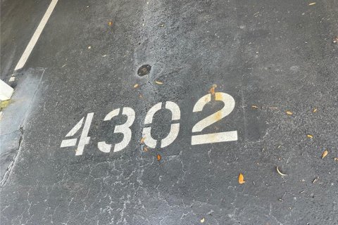 Condo in Lutz, Florida, 1 bedroom  № 1857940 - photo 4