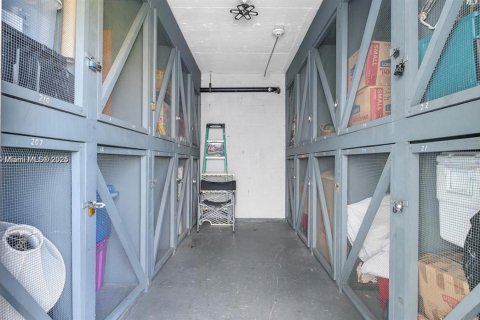 Condo in Hollywood, Florida, 1 bedroom № 1975725 - photo 18