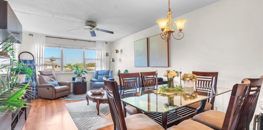 Condo in Hollywood, Florida, 1 bedroom № 1975725