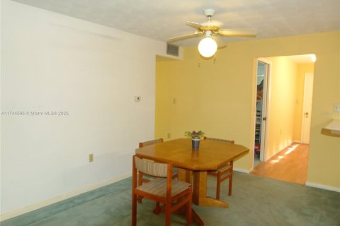 Casa en venta en Okeechobee, Florida, 2 dormitorios, 127.37 m2 № 1693188 - foto 9