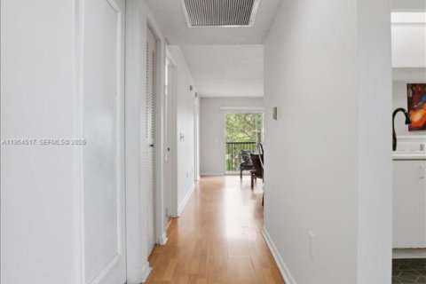 Condominio en venta en Pembroke Pines, Florida, 2 dormitorios, 95.88 m2 № 2008357 - foto 8