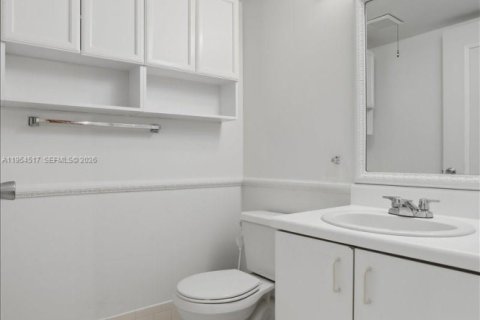 Condominio en venta en Pembroke Pines, Florida, 2 dormitorios, 95.88 m2 № 2008357 - foto 14