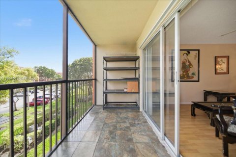 Condominio en venta en Pembroke Pines, Florida, 2 dormitorios, 95.88 m2 № 2008357 - foto 19