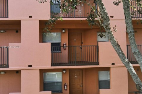 Condominio en venta en Pembroke Pines, Florida, 2 dormitorios, 95.88 m2 № 2008357 - foto 23