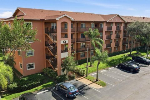 Condominio en venta en Pembroke Pines, Florida, 2 dormitorios, 95.88 m2 № 2008357 - foto 21