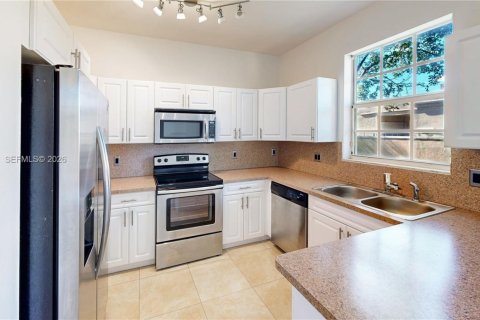 Купить таунхаус в Хомстед, Флорида 3 спальни, 145.3м2, № 2048692 - фото 13