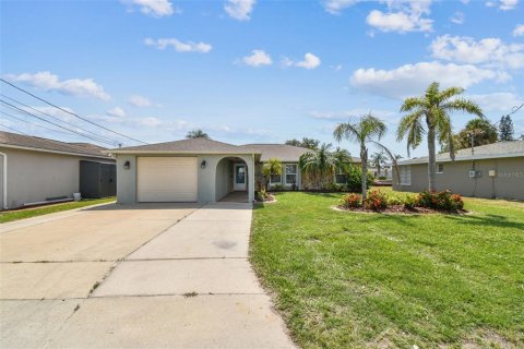 Casa en alquiler en Hudson, Florida, 3 dormitorios, 158.31 m2 № 1908445 - foto 4