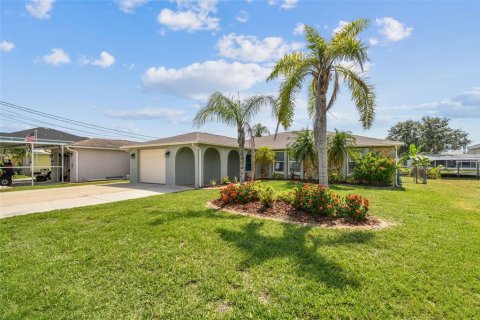 Casa en alquiler en Hudson, Florida, 3 dormitorios, 158.31 m2 № 1908445 - foto 2