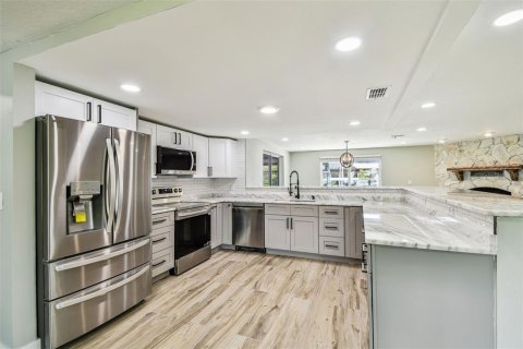 Casa en alquiler en Hudson, Florida, 3 dormitorios, 158.31 m2 № 1908445 - foto 12