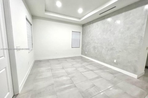 Villa ou maison à louer à Miramar, Floride: 3 chambres, 190.17 m2 № 2033275 - photo 3