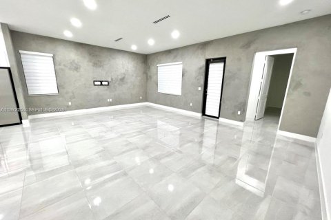 Villa ou maison à louer à Miramar, Floride: 3 chambres, 190.17 m2 № 2033275 - photo 5