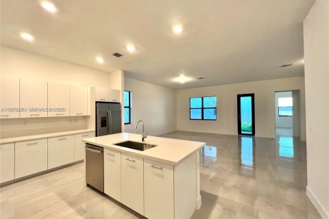 Villa ou maison à louer à Miramar, Floride: 3 chambres, 190.17 m2 № 2033275 - photo 16