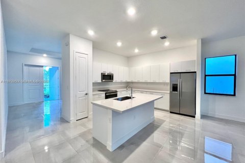 Villa ou maison à louer à Miramar, Floride: 3 chambres, 190.17 m2 № 2033275 - photo 17