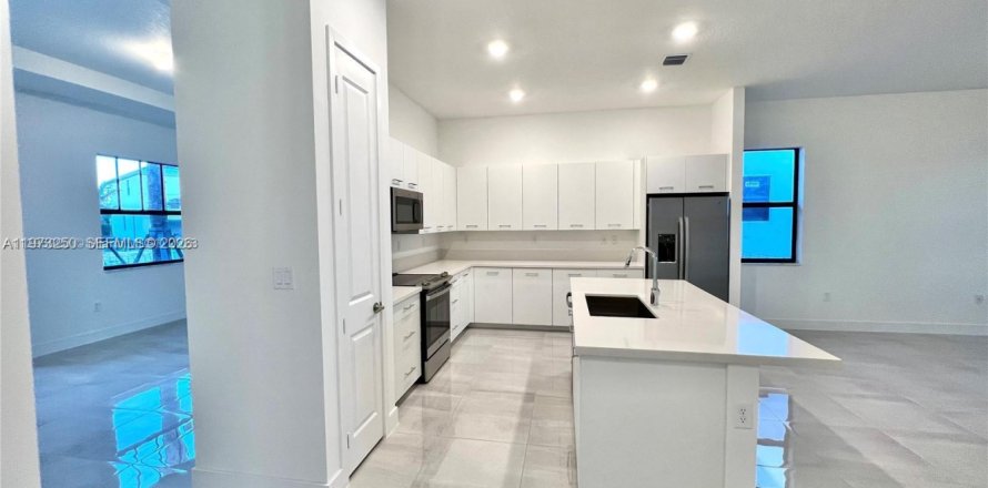 Villa ou maison à Miramar, Floride 3 chambres, 190.17 m2 № 2033275