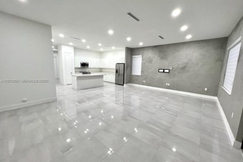 Villa ou maison à louer à Miramar, Floride: 3 chambres, 190.17 m2 № 2033275 - photo 6