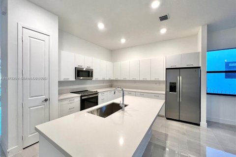 Villa ou maison à louer à Miramar, Floride: 3 chambres, 190.17 m2 № 2033275 - photo 18