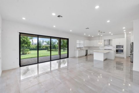 House in Parkland, Florida 5 bedrooms, 367.8 sq.m. № 2087563 - photo 16