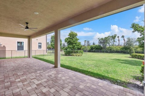House in Parkland, Florida 5 bedrooms, 367.8 sq.m. № 2087563 - photo 8