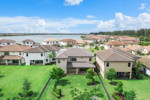House in Parkland, Florida 5 bedrooms, 367.8 sq.m. № 2087563 - photo 4