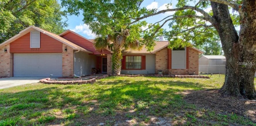 Casa en Deltona, Florida 3 dormitorios, 149.85 m2 № 2345279