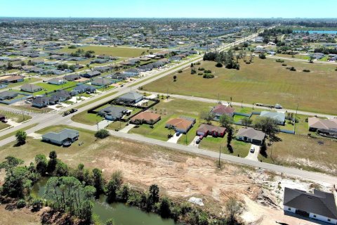 Terreno en venta en Cape Coral, Florida № 1985390 - foto 3
