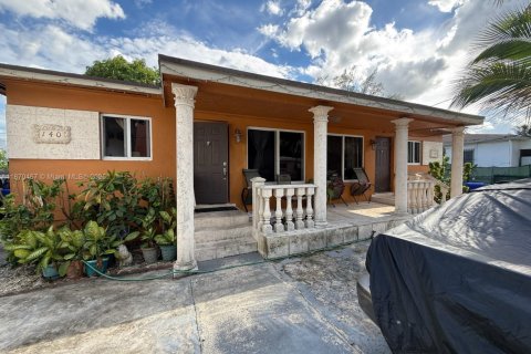 Propiedad comercial en Miami, Florida 168.25 m2 № 2089261