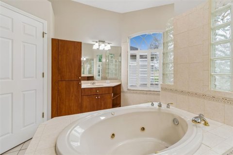 Casa en venta en Zephyrhills, Florida, 4 dormitorios, 237.27 m2 № 2152279 - foto 20