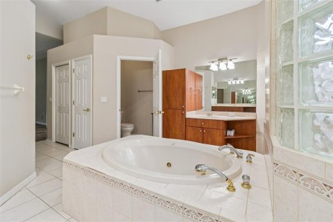 Casa en venta en Zephyrhills, Florida, 4 dormitorios, 237.27 m2 № 2152279 - foto 21