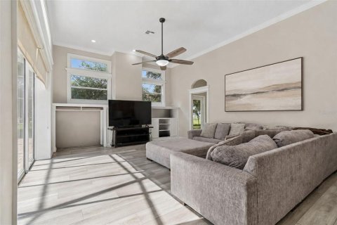 Casa en venta en Zephyrhills, Florida, 4 dormitorios, 237.27 m2 № 2152279 - foto 9