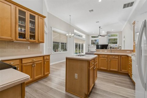 Casa en venta en Zephyrhills, Florida, 4 dormitorios, 237.27 m2 № 2152279 - foto 12