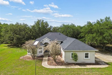 Casa en venta en Zephyrhills, Florida, 4 dormitorios, 237.27 m2 № 2152279 - foto 1