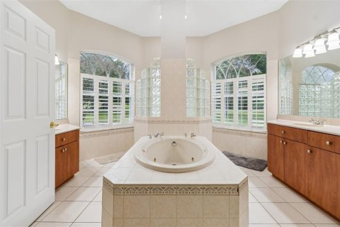 Casa en venta en Zephyrhills, Florida, 4 dormitorios, 237.27 m2 № 2152279 - foto 18